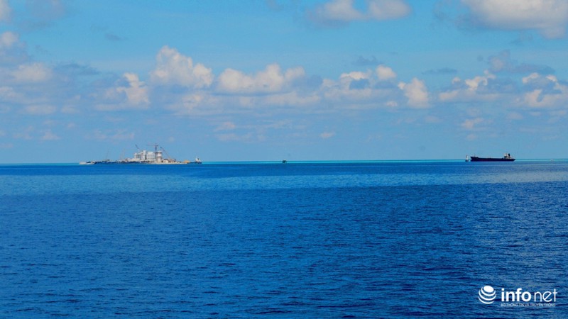 Từ Trường Sa: Cận cảnh công trường của Trung Quốc trên đá Huy Gơ - ảnh 1