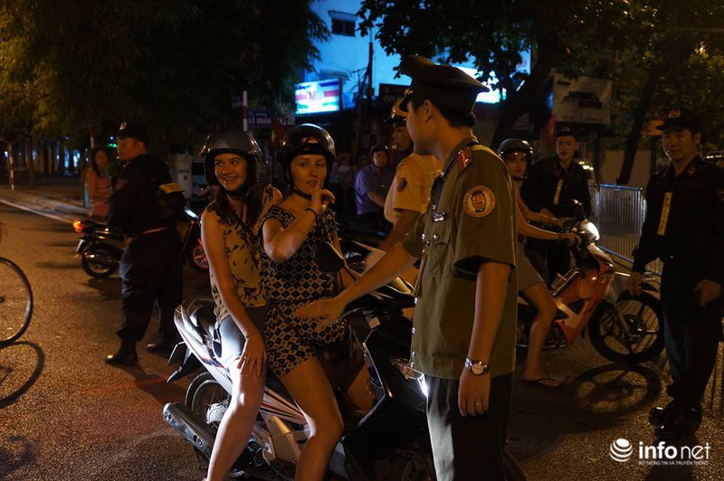 Hà Nội không ngủ trước ngày Quốc khánh - ảnh 10