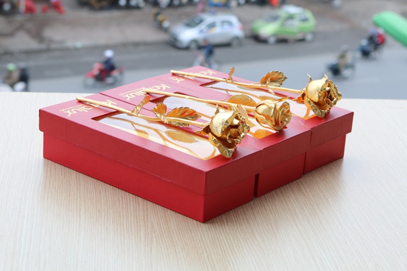 Đại gia Quảng Ninh chi gần 1 tỷ đồng mua hồng vàng nguyên khối tặng vợ dịp 8/3 - ảnh 2