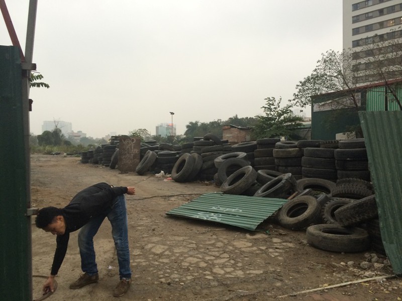 Hình ảnh mới nhất về bãi trông xe, quán nước, hàng rong quanh bến xe Mỹ Đình - ảnh 3