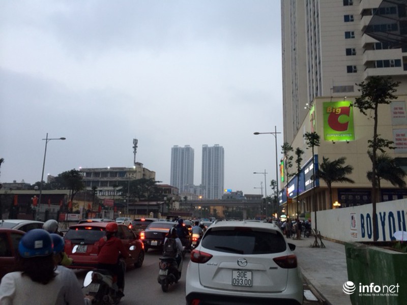 Ô tô của cư dân Hồ Gươm Plaza bị chặn đường xuống hầm - ảnh 5