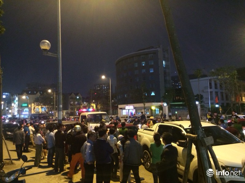 Ô tô của cư dân Hồ Gươm Plaza bị chặn đường xuống hầm - ảnh 6