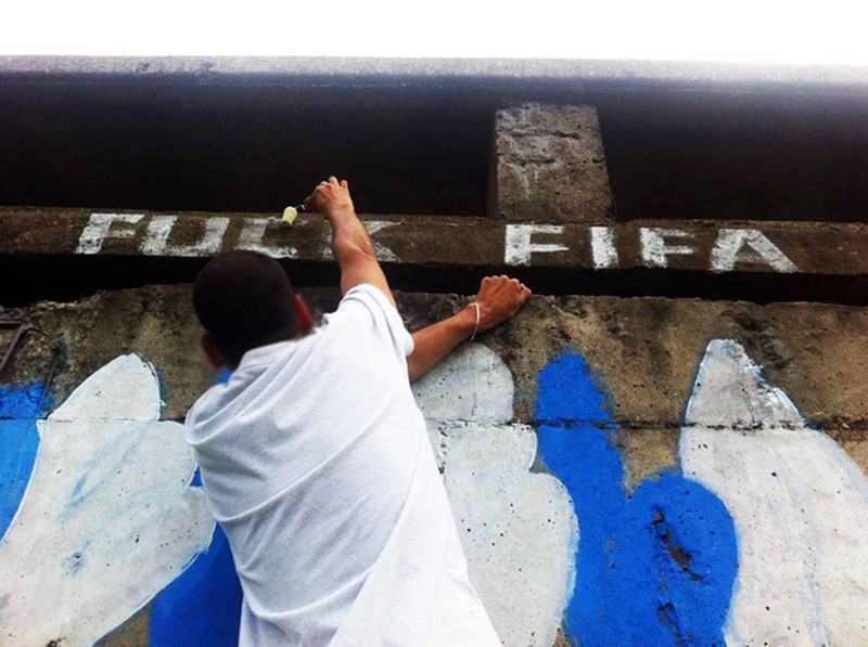 Một Brazil giận dữ và đáng buồn bên lề World Cup 2014 - ảnh 1