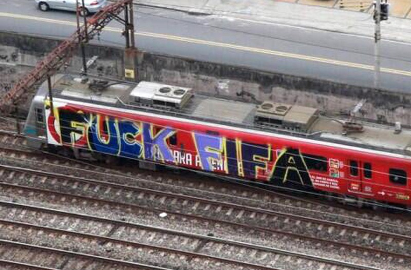 Một Brazil giận dữ và đáng buồn bên lề World Cup 2014 - ảnh 3