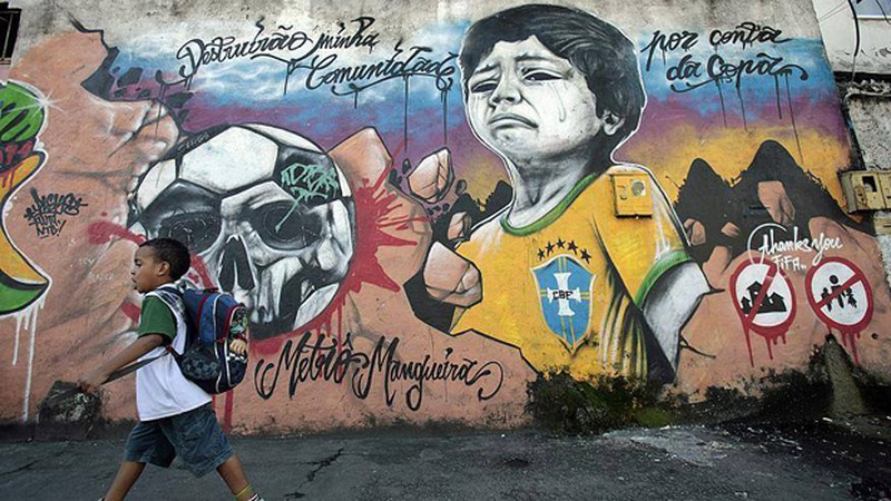 Một Brazil giận dữ và đáng buồn bên lề World Cup 2014 - ảnh 10
