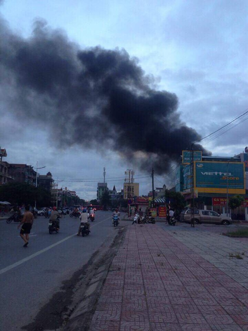 Cháy kinh hoàng suốt 3 tiếng tại cây xăng, dân bỏ nhà chạy lấy người - ảnh 2