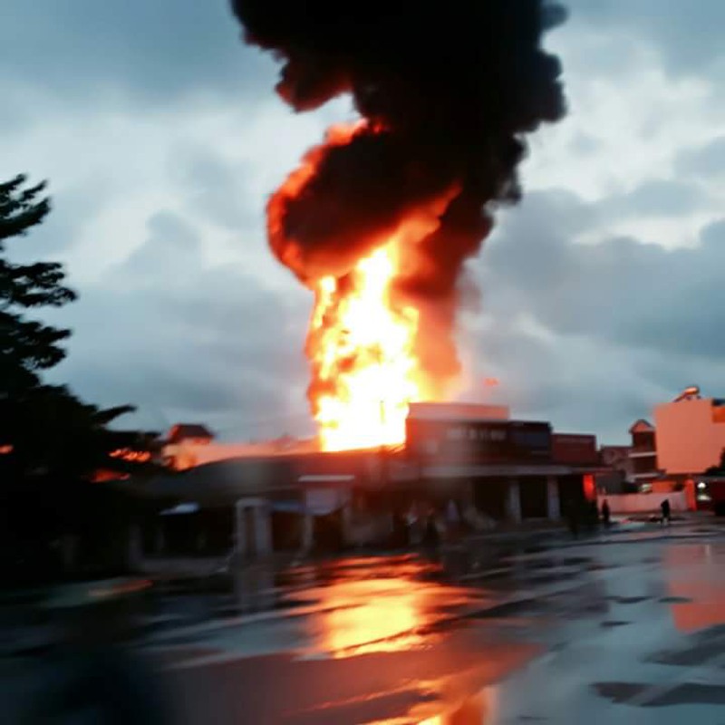 Cháy kinh hoàng suốt 3 tiếng tại cây xăng, dân bỏ nhà chạy lấy người - ảnh 3