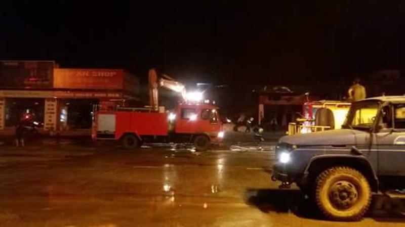 Cháy kinh hoàng suốt 3 tiếng tại cây xăng, dân bỏ nhà chạy lấy người - ảnh 8