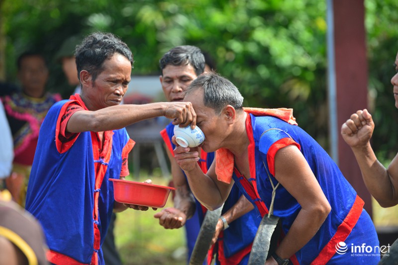 Tái hiện lễ bỏ mả độc đáo của người dân tộc Raglai - ảnh 7