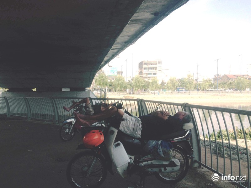 Nhọc nhằn những giấc ngủ vội ngày giáp Tết - ảnh 5