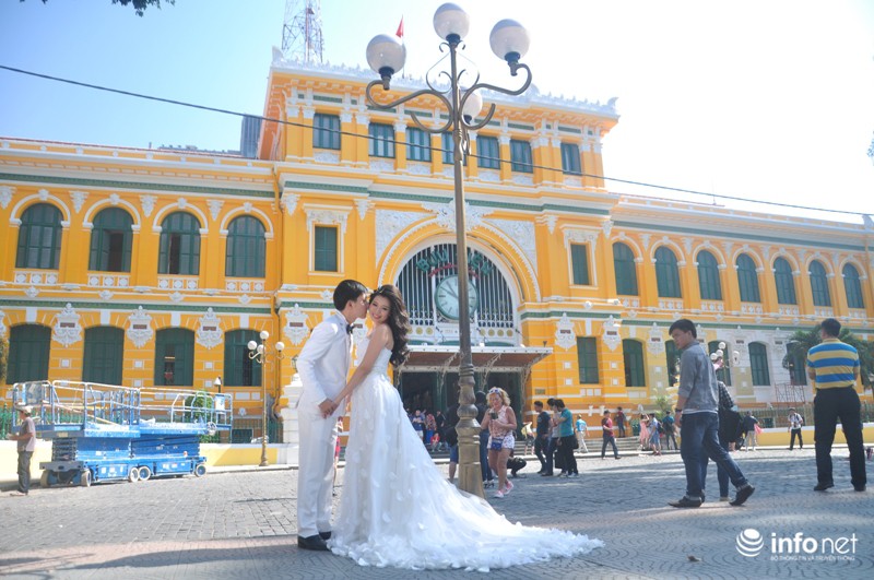 Chiêm ngưỡng nơi cổ kính, hạnh phúc bậc nhất Sài thành ngày cuối năm - ảnh 1