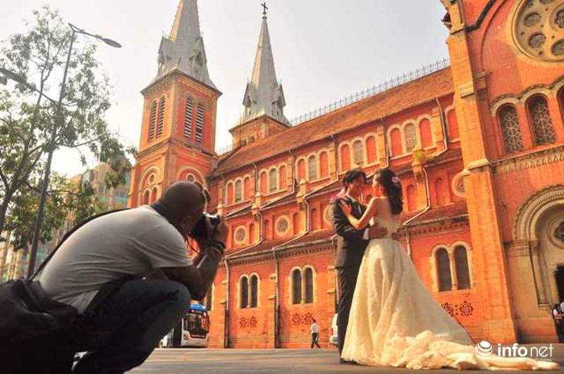 Chiêm ngưỡng nơi cổ kính, hạnh phúc bậc nhất Sài thành ngày cuối năm - ảnh 2