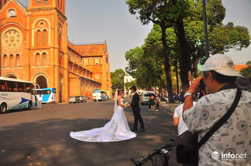 Chiêm ngưỡng nơi cổ kính, hạnh phúc bậc nhất Sài thành ngày cuối năm - ảnh 3