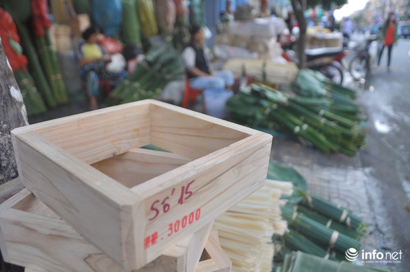 Dạo chợ lá dong độc nhất ở trung tâm Sài Gòn - ảnh 3