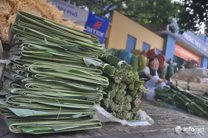 Dạo chợ lá dong độc nhất ở trung tâm Sài Gòn - ảnh 10
