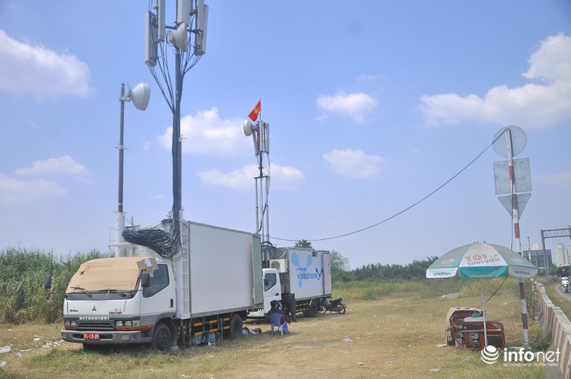TP.HCM:Cận cảnh trận địa pháo hoa hút hồn hàng triệu du khách đêm Giao thừa - ảnh 6