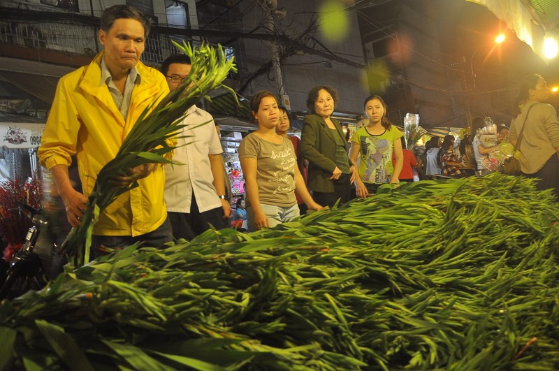 “Choáng” với bình hoa 85 triệu đồng kết từ hơn 700 bông hoa quý hiếm - ảnh 3