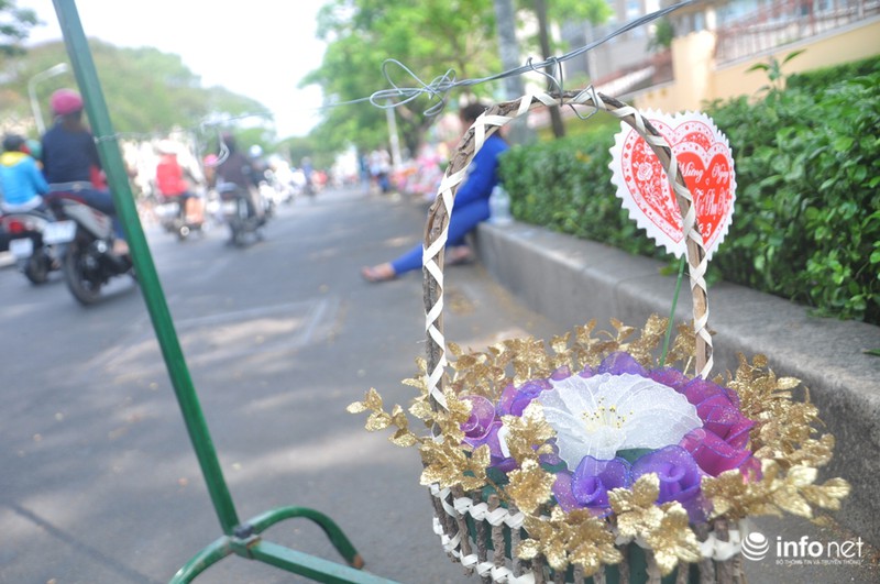 “Choáng” với bình hoa 85 triệu đồng kết từ hơn 700 bông hoa quý hiếm - ảnh 11