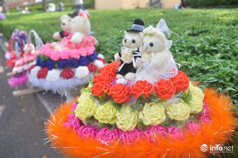 “Choáng” với bình hoa 85 triệu đồng kết từ hơn 700 bông hoa quý hiếm - ảnh 12