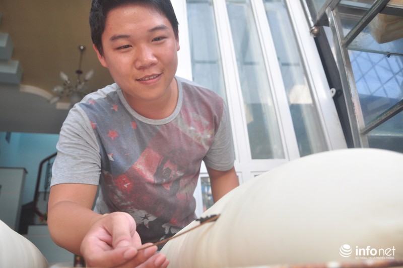 Lò bánh chuyên làm những ổ bánh mì khổng lồ cho 15 người ăn không hết - ảnh 5