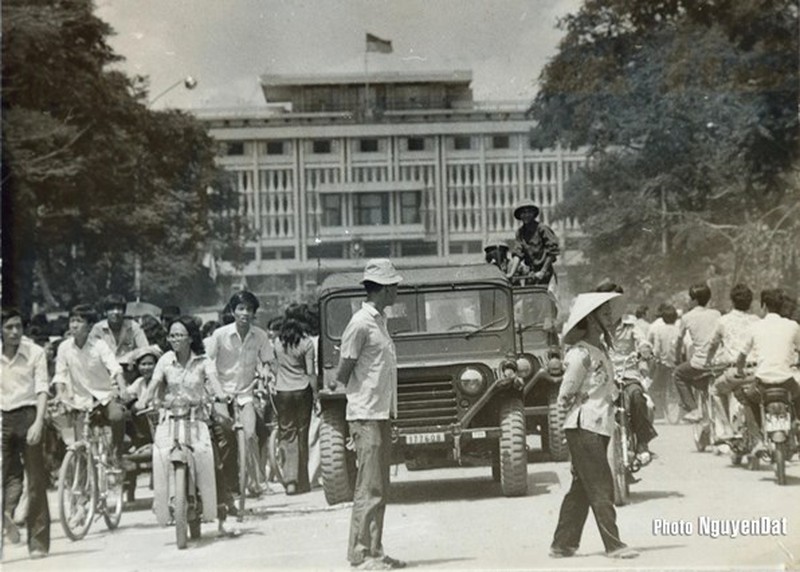 Những khoảnh khắc Sài Gòn khó quên ngày 30/4/1975 - ảnh 8