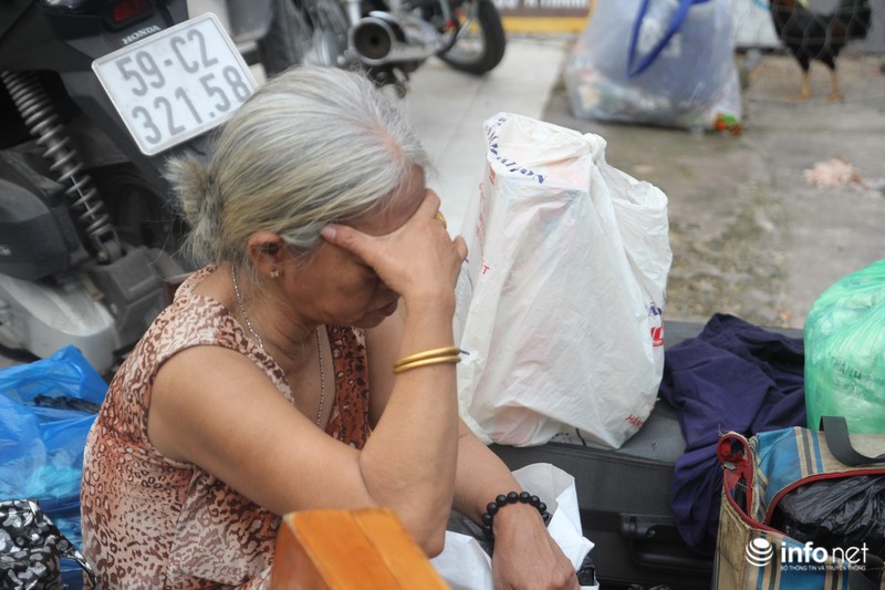 Người dân xóm nghèo cầu Ông Lãnh ôm nhau khóc khi nhà tan hoang - ảnh 5