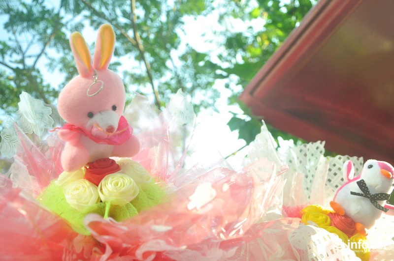 Thưa thớt khách mua hoa, quà tặng dịp Valentine 2016 - ảnh 6