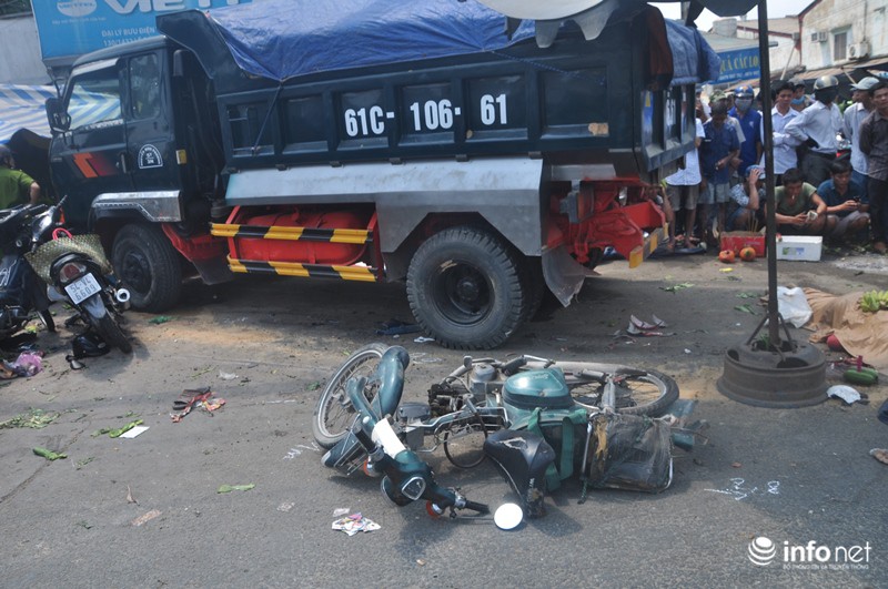 TP.HCM: Hiện trường xe ben mất phanh, nghiền nát hàng loạt xe máy, 2 người chết - ảnh 3