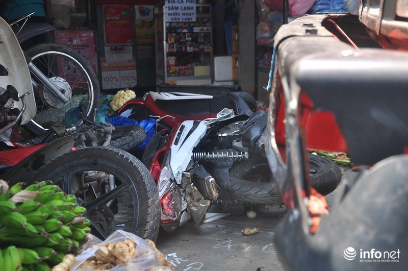 TP.HCM: Hiện trường xe ben mất phanh, nghiền nát hàng loạt xe máy, 2 người chết - ảnh 7