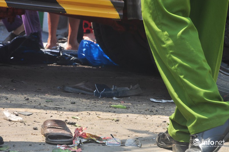 TP.HCM: Hiện trường xe ben mất phanh, nghiền nát hàng loạt xe máy, 2 người chết - ảnh 8