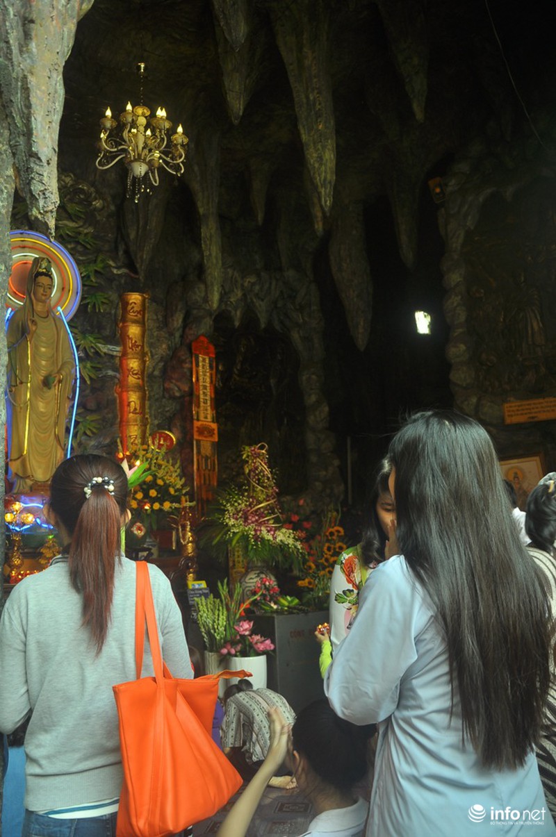 Người Sài Gòn nườm nượp đi lễ chùa rằm tháng Giêng - ảnh 6