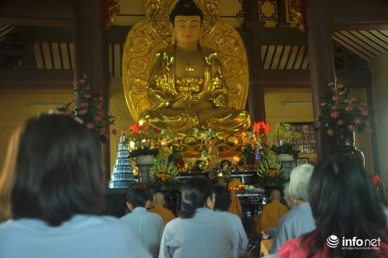 Người Sài Gòn nườm nượp đi lễ chùa rằm tháng Giêng - ảnh 4