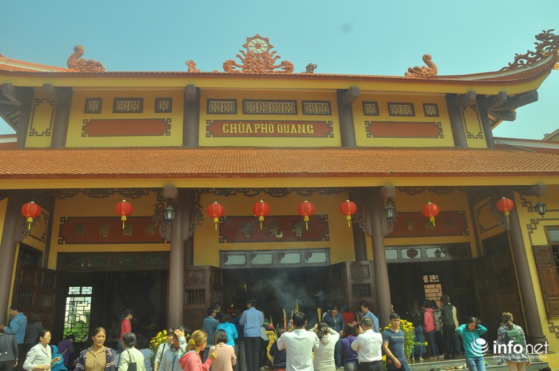 Người Sài Gòn nườm nượp đi lễ chùa rằm tháng Giêng - ảnh 2