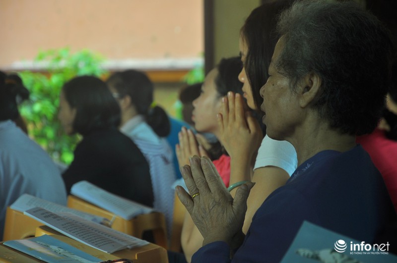 Người Sài Gòn nườm nượp đi lễ chùa rằm tháng Giêng - ảnh 5