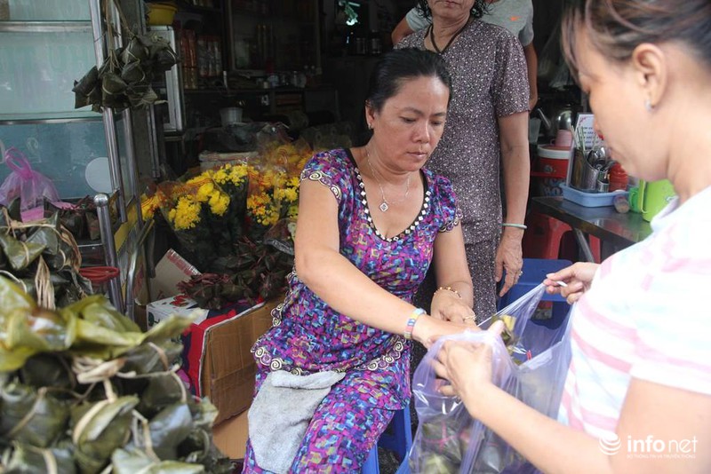 TP.HCM: Bánh ú lá tro