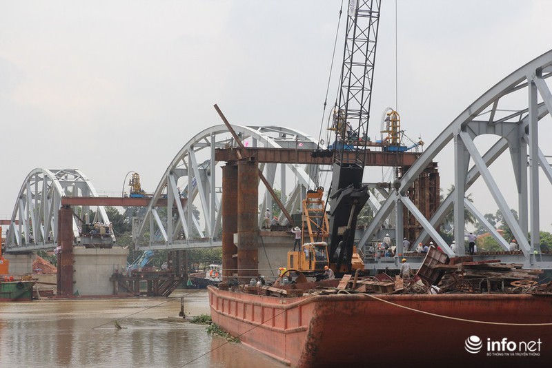 Cận cảnh cầu Ghềnh trước ngày thông cầu - ảnh 3