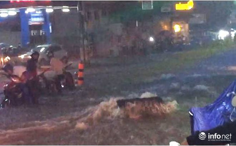 TP.HCM: Trở lại con đường quật ngã nhiều xe và người trong trận “đại hồng thủy