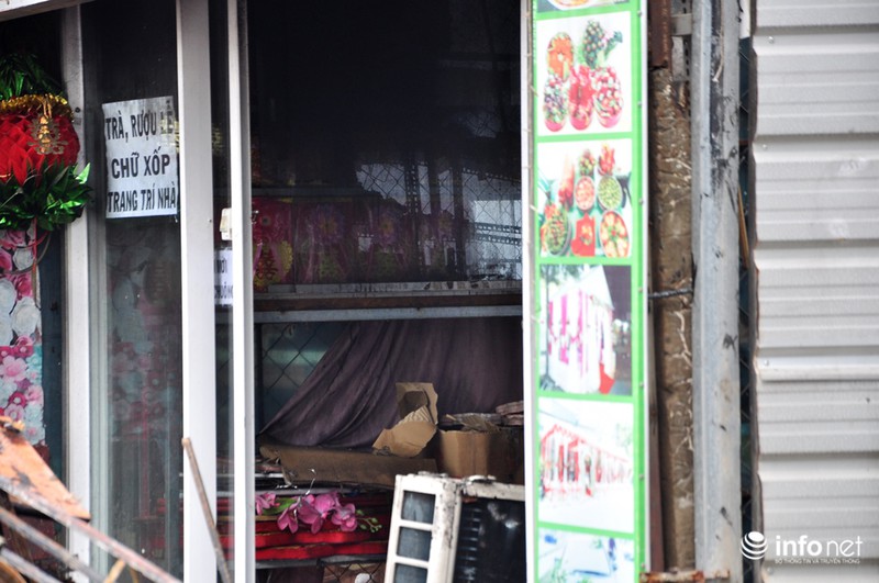 Hiện trường vụ cháy kinh hoàng làm 2 vợ chồng và con nhỏ tử vong - ảnh 8