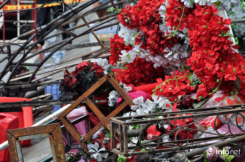 Hiện trường vụ cháy kinh hoàng làm 2 vợ chồng và con nhỏ tử vong - ảnh 9