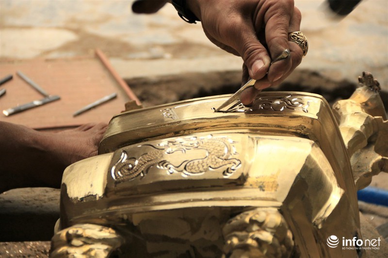 TP.HCM: Làng nghề lư đồng An Hội hối hả dịp Tết - ảnh 3