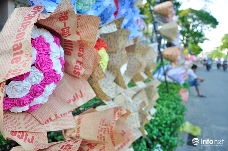 TP.HCM: Hoa mắt quà tặng Valentine trên “con đường tình yêu” - ảnh 9