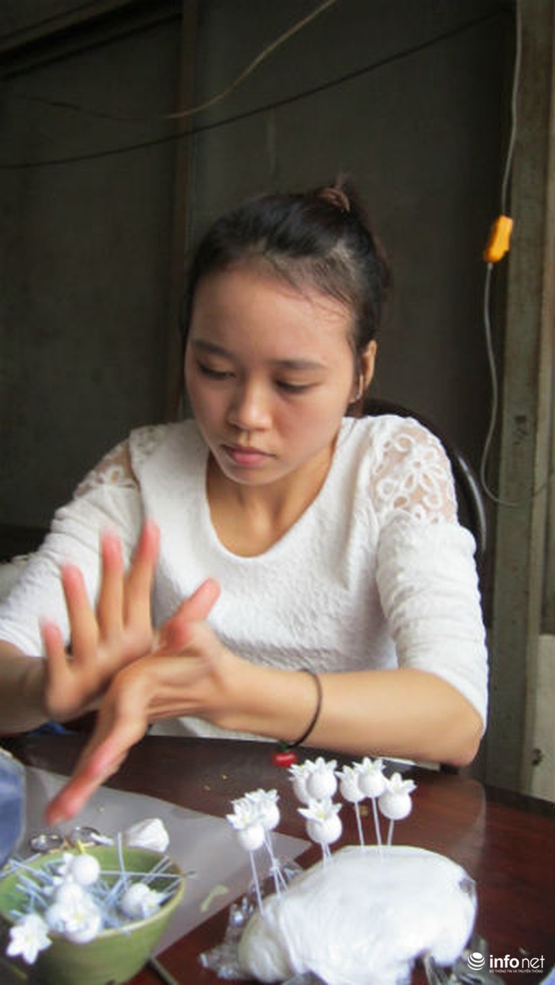 Người ta làm hoa cưới từ đất sét như thế nào? - ảnh 20