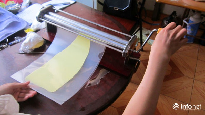 Người ta làm hoa cưới từ đất sét như thế nào? - ảnh 5