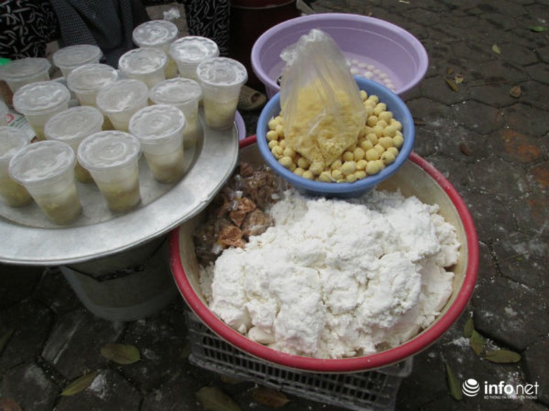 Người Hà Nội xếp hàng mua bánh trôi, bánh chay ngày Tết Hàn thực - ảnh 15