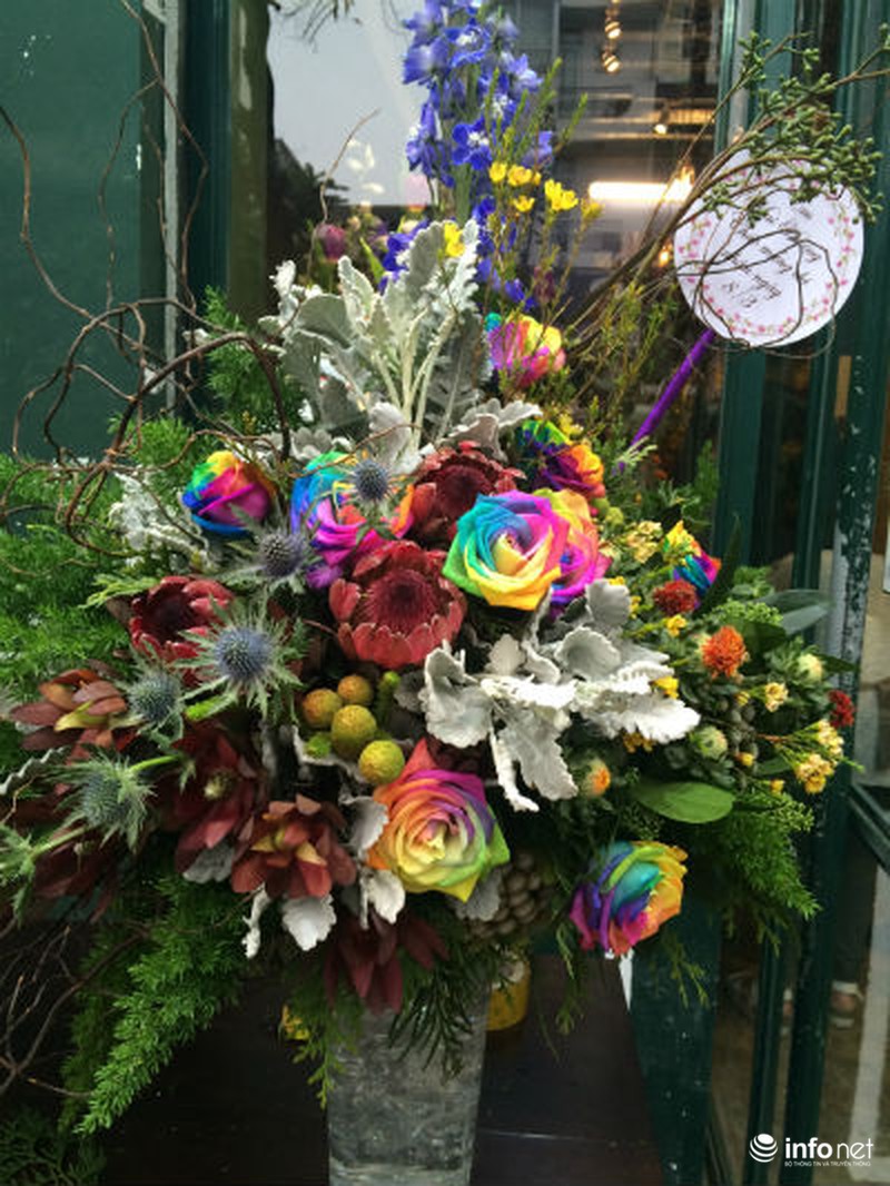 Đại gia chơi sang: 20 triệu đồng một bình hoa nhập làm quà tặng 8/3 - ảnh 3