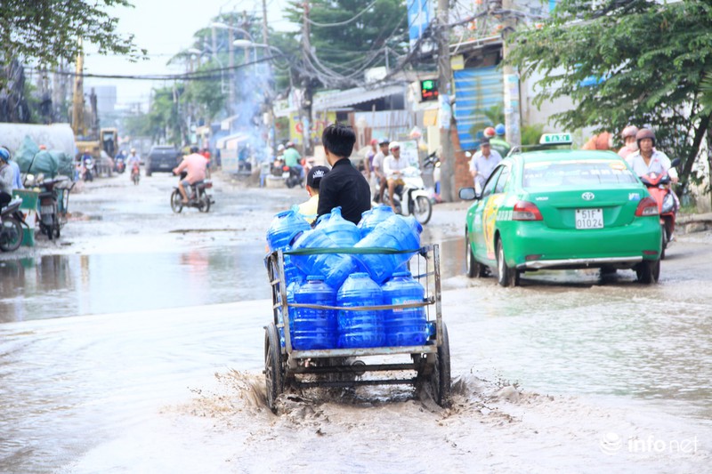 TP.Hồ Chí Minh: Con đường khốn khổ ngập úng suốt...10 năm - ảnh 2