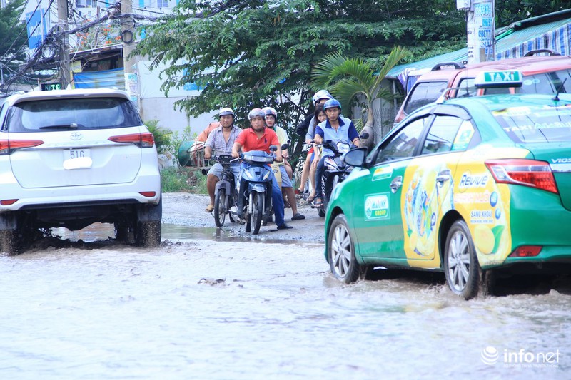 TP.Hồ Chí Minh: Con đường khốn khổ ngập úng suốt...10 năm - ảnh 8