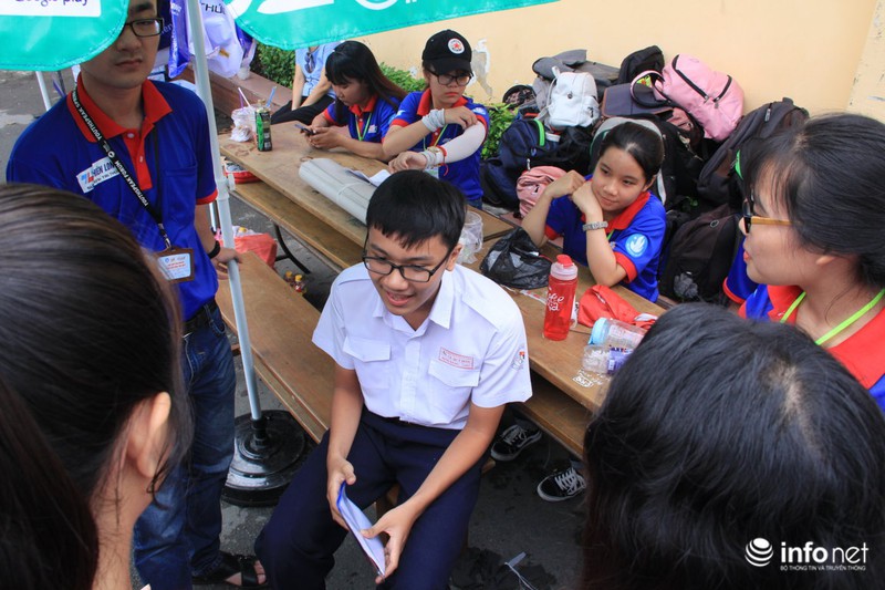 TP HCM: Đường thông hè thoáng, không còn cảnh khăn gói lên phố đi thi - ảnh 7