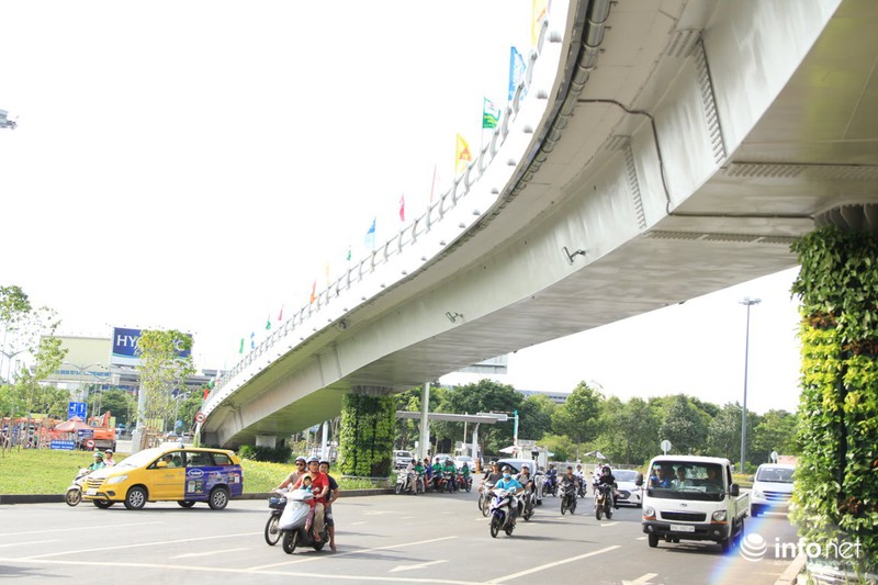 Cận cảnh cầu vượt hơn 242 tỷ đồng, xóa điểm đen ùn tắc tại cửa ngõ Tân Sơn Nhất - ảnh 5