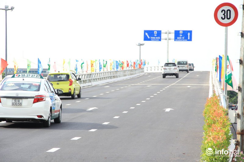 Cận cảnh cầu vượt hơn 242 tỷ đồng, xóa điểm đen ùn tắc tại cửa ngõ Tân Sơn Nhất - ảnh 8